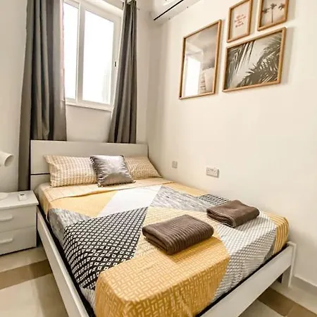 Seaside Sanctuary 6 - Sliema Strand, * Gzira