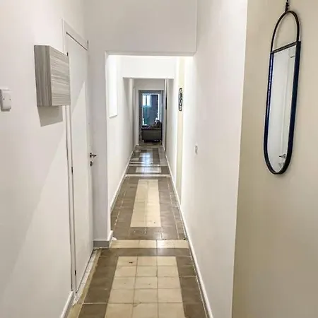 Seaside Sanctuary 6 - Sliema Strand, Apartamento Gzira